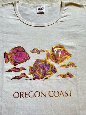 Vintage 1990s Anvil White Tee with Pink & Gold Fish Oregon Coast Graphic L